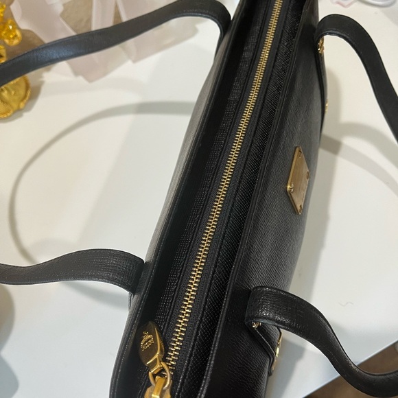 MCM BLACK LONG HANDLE TOTE - Picture 7 of 12